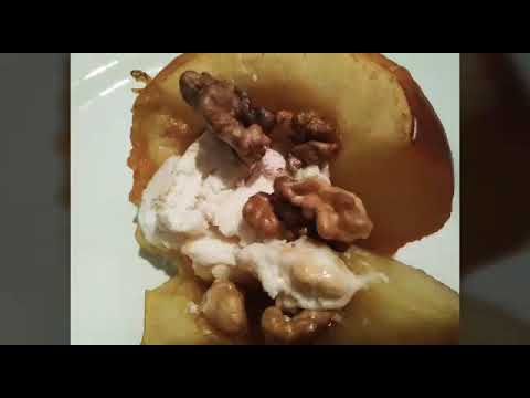 Десерт печеное яблоко с зефиром и орехами