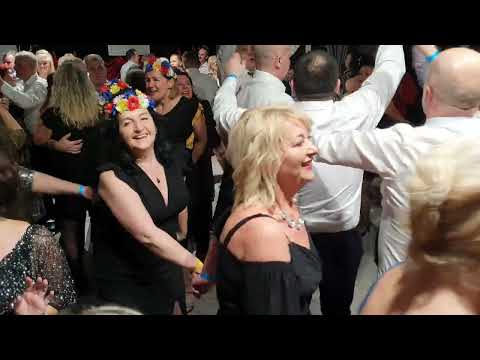 Na życzenie fanek kapeli Stąporkowskiej, daj mi Boże jego oczy,daj mi uśmiech ten uroczy.