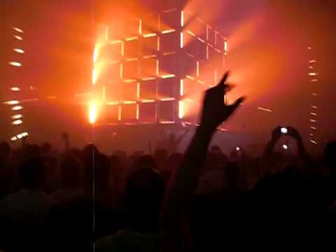 Markus Schulz playing Loneliness @ Trance Energy 2010
