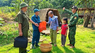Download lagu the wonderful veteran father helps a disabled elderly man start a new life and find more hope. mp3