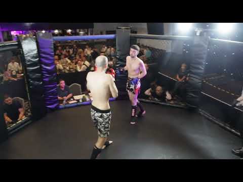 ULTRA MMA   GLASGOW   130725   FIGHT 1   SKELETOR VS LA HAINE