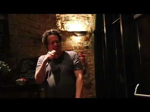 Julien Renard bei der Storytelling Night, Leipzig April 2019