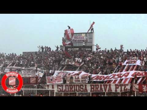 "Hinchada de SAN MARTIN DE TUCUMAN vs Deportivo Roca / 20-09-15 / RPKDC" Barra: La Banda del Camion • Club: San Martín de Tucumán