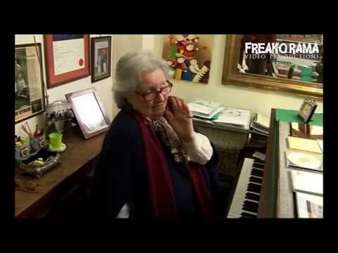 Nora Orlandi suona il tema di "Johnny Yuma"