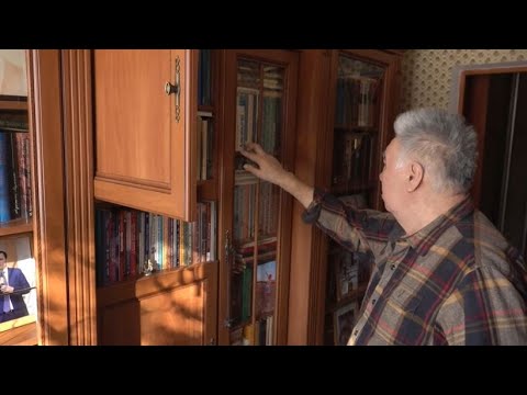 Ветеран журналистики из Уральска собрал коллекцию из 16 тысяч книг