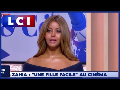Zahia évoque en larmes son premier Noël en France