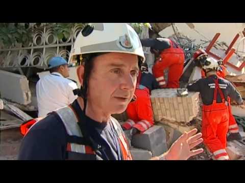 Britiske brannfolk på jobb i Haiti
