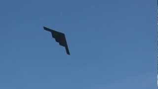 preview picture of video 'B-2 Spirit Stealth Bomber Flyover Joint Services Open House 2012 HD Andrews AFB'