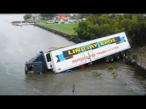 DANGEROUS FUNNY MOMENTS | STUPID MOMENTS | EPIC TRUCK FAIL & WIN COMPILATION