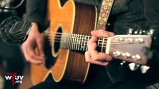 Greg Holden - &quot;Give It Away&quot; (Live at WFUV)