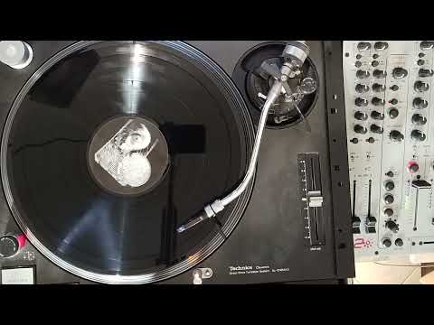 MACKITEK CROP 02 RP B1 Fky–La Boite A Biscuit