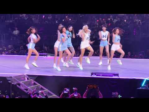 180811 fancam kcon la momoland - bboom bboom