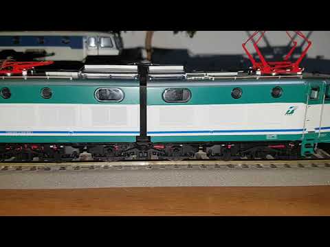 locomotiva E656 di sesta serie con carro generatore a turbina acme