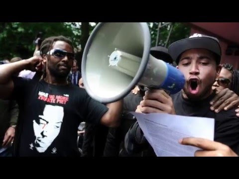 INSAYNO:  "DE MAATSCHAPPIJ IS NET STOELENDANS"