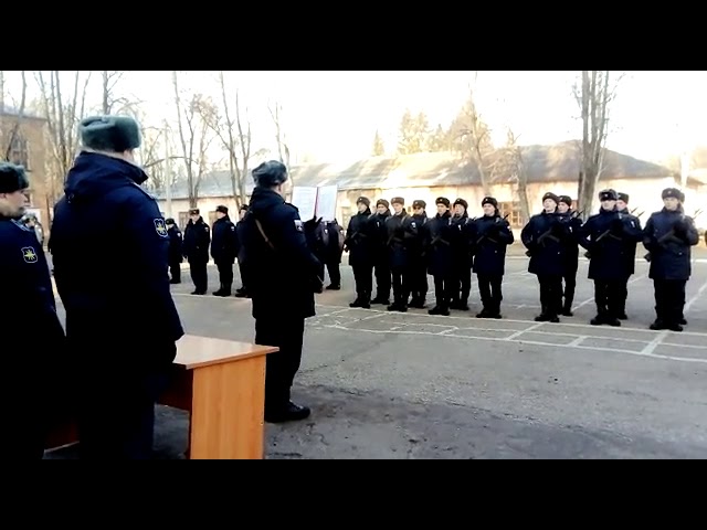Рядовой Станислав Молчанский из Камского Устья принимает присягу