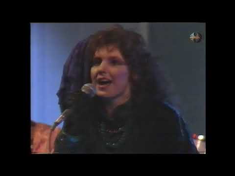 Dúkkulísurnar.  1985.  Sp.  397.