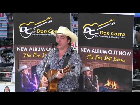Don Costa Busking - "Friends In Low Places" Tamworth - 16Jan2016