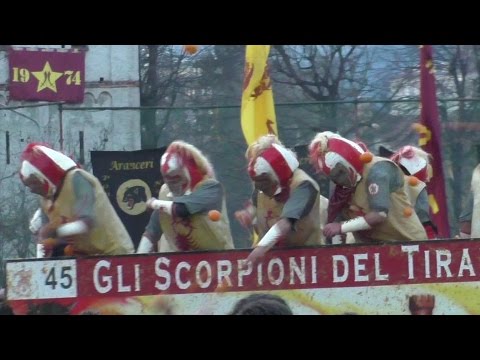 Battaglia arance carro da getto Gli Scorpioni del Tiranno - Carnevale Ivrea 2016