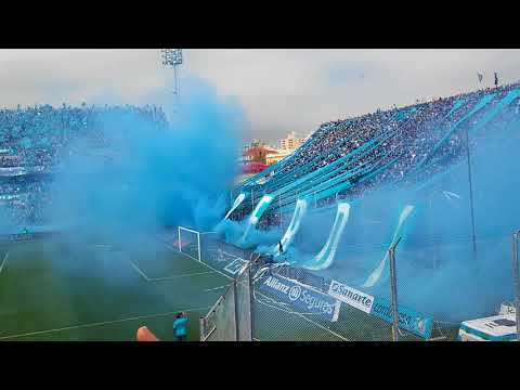 "Recibimiento en la vuelta a Alberdi - Belgrano vs San Martin" Barra: Los Piratas Celestes de Alberdi • Club: Belgrano