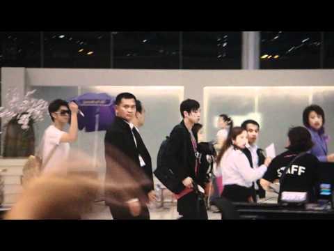 110312 HoMin @ suwanaphum airport thailand