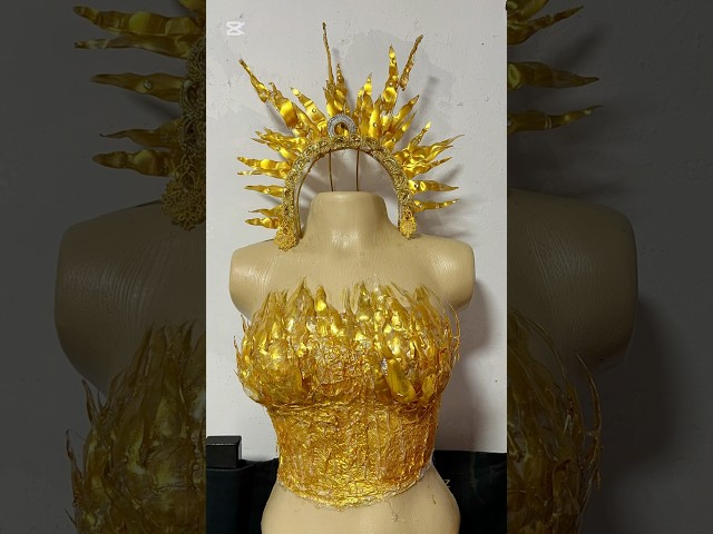 Vídeo relacionado con 4 diademas de halo para mujer, disfraz de sol, pendientes, collares, tatuajes, tocado dorado, disfraz de diosa griega, para carnaval, cosplay, cumpleaños, fiesta temática