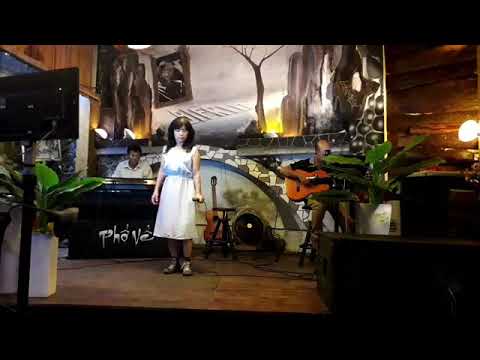Thể hiện bởi Hoài Mỹ