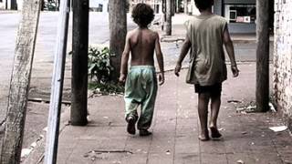 Un niño en la calle - Merecedes Sosa &amp; Residente Calle 13