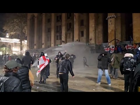 Proteste gegen den gestoppten EU-Beitritt nehmen trotz Polizeigewalt zu