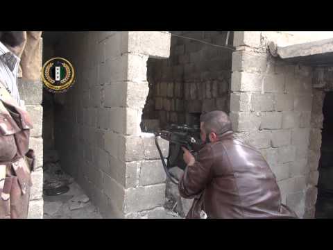 رصد أحد قناصي لواء السلام لتحركات عناصر قوات النظام في جبهة حي الشيخ سعيد في حلب