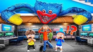 We Built a BUNKER to HIDE from HUGGY WUGGY... (Who's Your Daddy)