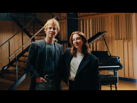 Tom Odell on touring with Billie Eilish, ‘Another Love’ and new music | Studio Brussel Interview
