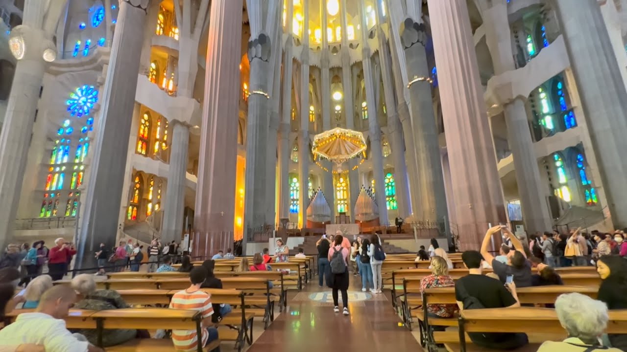 4K- A Look Inside the Sagrada Familia Church