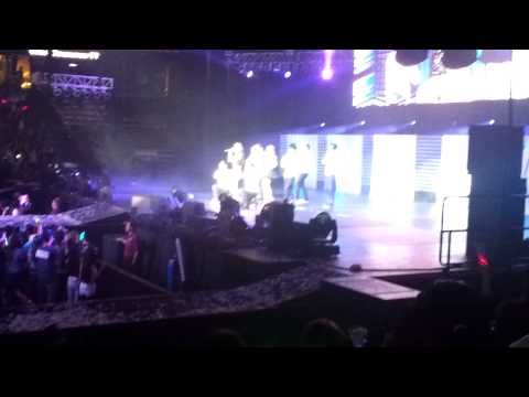 [FANCAM] SM TOWN L.A SNSD TTS TWINKLE 120520