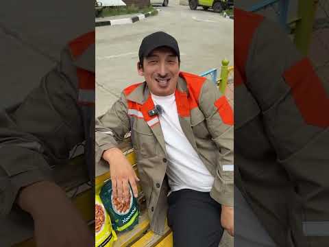 Яагаад байгаа юм бээ? Миний агаа