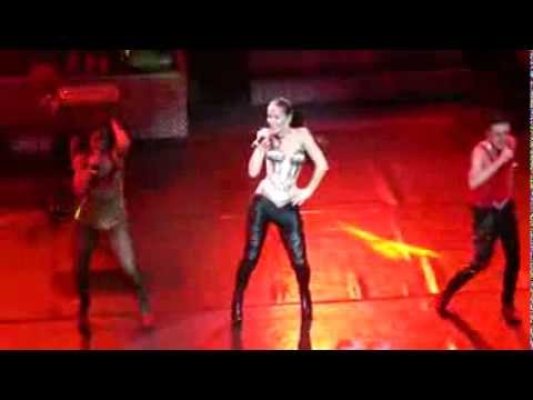 Natalia Oreiro  canta con Miranda . Tu veneno  - Tucán  . 2013 . Teatro Opera