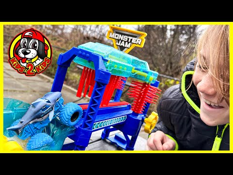 Monster Jam MEGALODON MONSTER WASH💧Color Change WATER COMPILATION