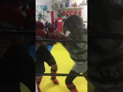 女子スパーリング風景