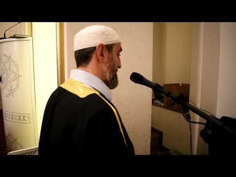 Namazi i natës me emocione nga Surja Inshikak dhe Surja Buruxh dhe Surja Tarik