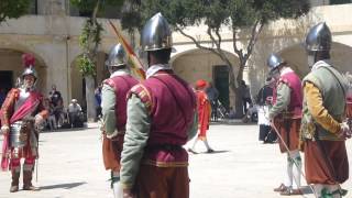 preview picture of video 'In Guardia Parade (Malta, Valletta, Fort St.Elmo)'
