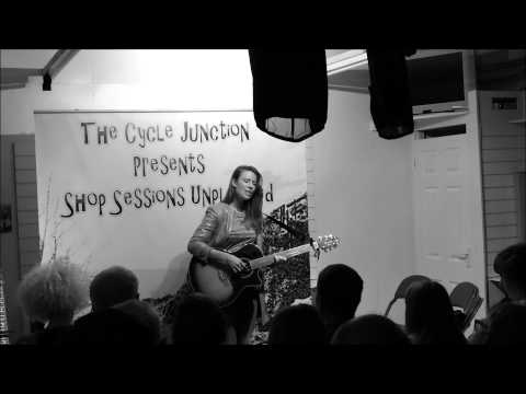 Stephanie O'Brien Crying & Sleeping Live at the Shop Sessions