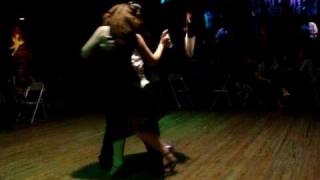 Ariadna Naveira y Fernando Sánchez - Cuesta Abajo