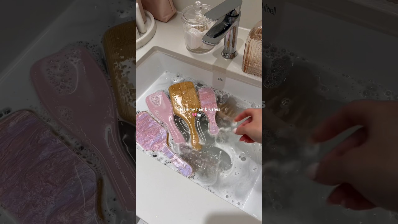 all clean🧼🫧 #hairbrushes #cleaning #cleaningroutine #reset #cleanwithme #asmr #haircare