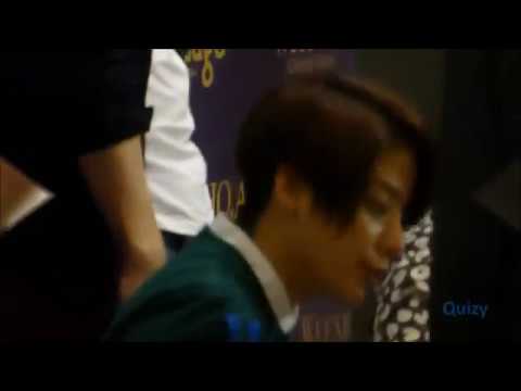 [2014-09-04] f(x) Amber and Victoria in Taiwan