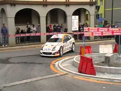 30° Rally Prealpi Orobiche IRC 2013 SPAZZOLATA alla rotonda di Gamba!!