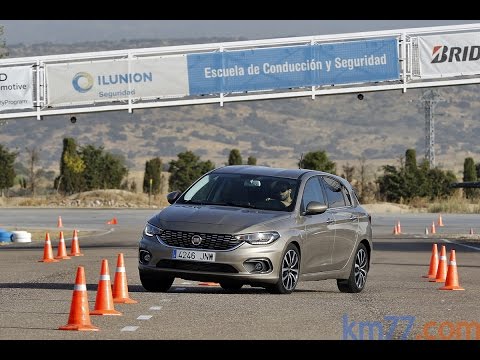Fiat Tipo 5p 2016. Maniobra de esquiva (moose test) y eslalon | km77.com