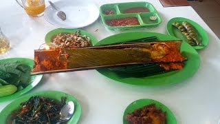 preview picture of video 'Restoran Pondok Ikan Bakar Kalimantan - Cimanggis'