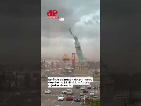 Estátua da Havan de 24 metros desaba no RS devido a fortes rajadas de vento.
