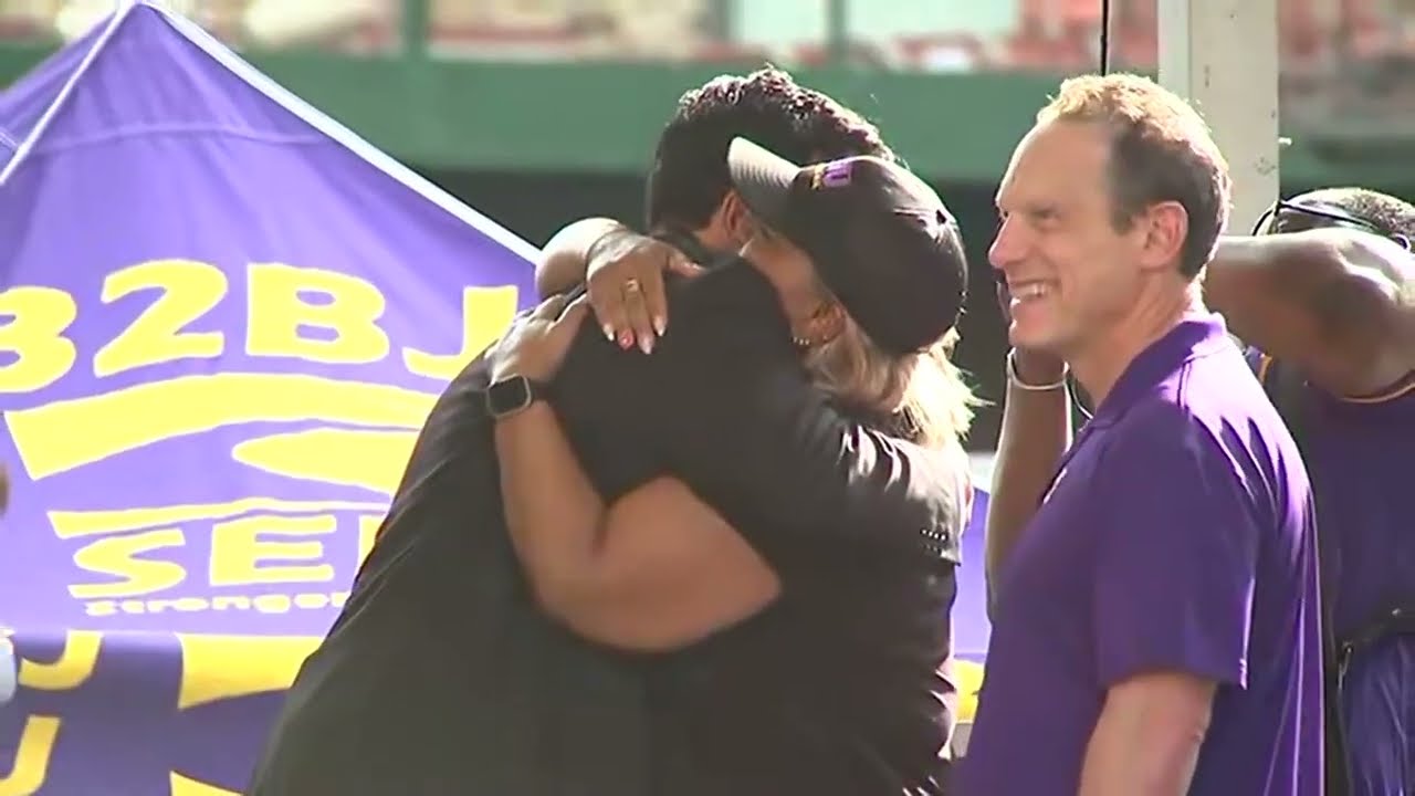 New York City building workers' union votes 'yes' to authorize strike