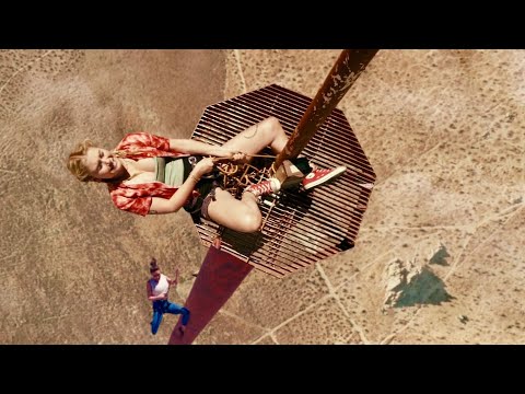 2 GAROTAS FICAM PRESAS no TOPO de uma TORRE de 600 METROS de ALTURA