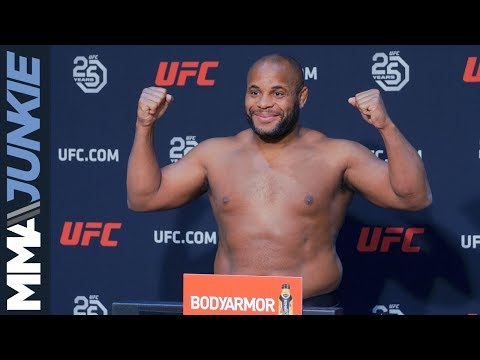 UFC 226: Daniel Cormier easily makes weight for fight against champ Stipe Miocic